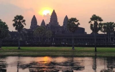 ANGKOR-UN JOUR AU LEVER DE SOLEIL
